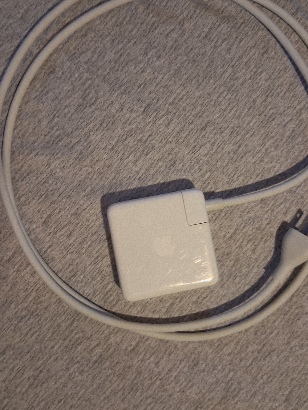 Apple White MacBook Charger / Power Adapter